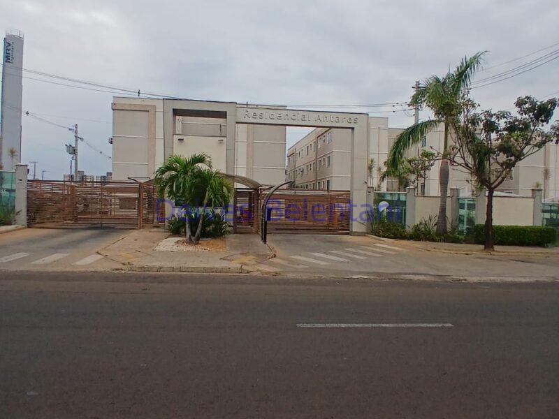 Apartamento Condomínio Antares com Quintal