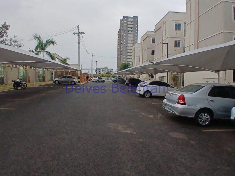 Apartamento Condomínio Antares com Quintal